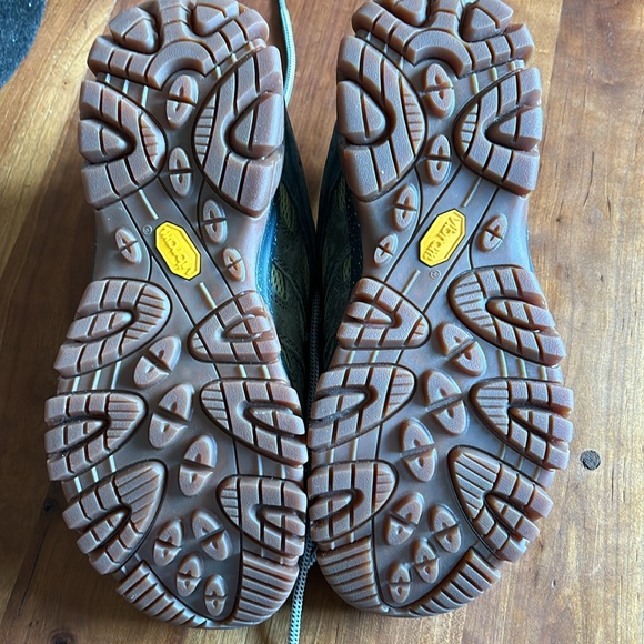 Merrell Vibram hiking boots. Brand new, never worn! - Picture 3 of 3